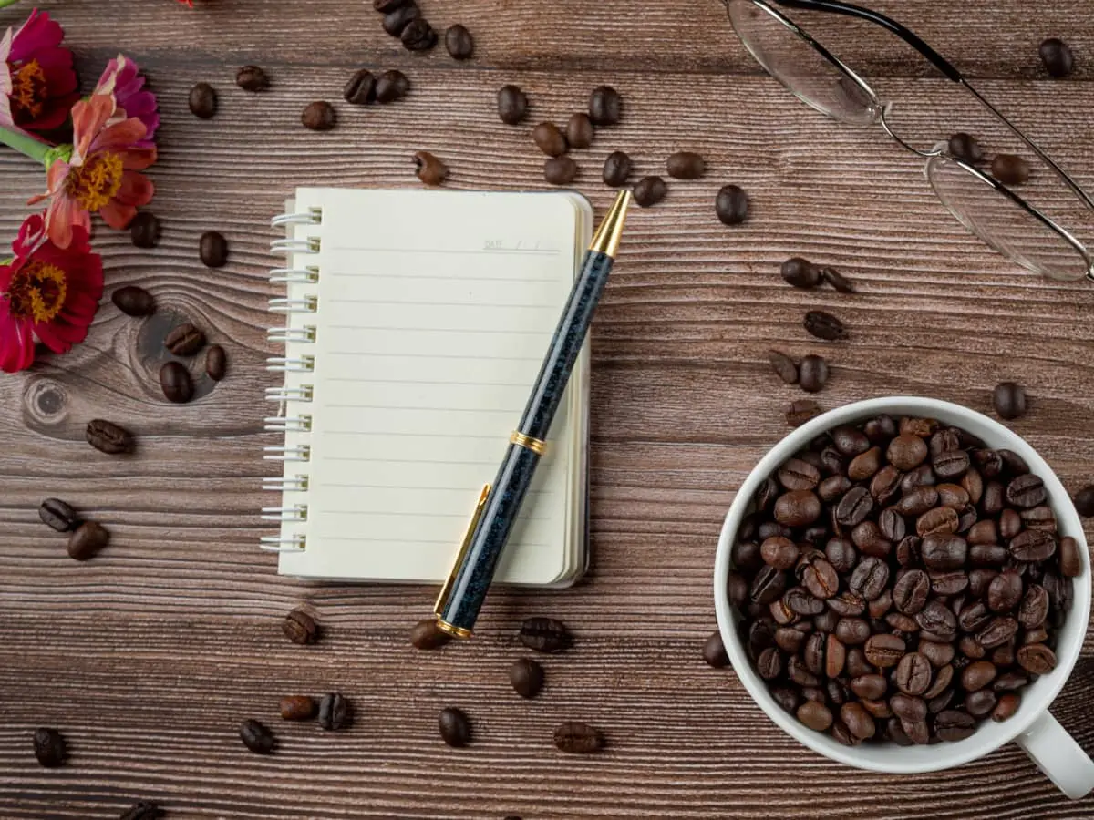 Macam-Macam Alat Tulis Kantor untuk Kafe dan Restoran