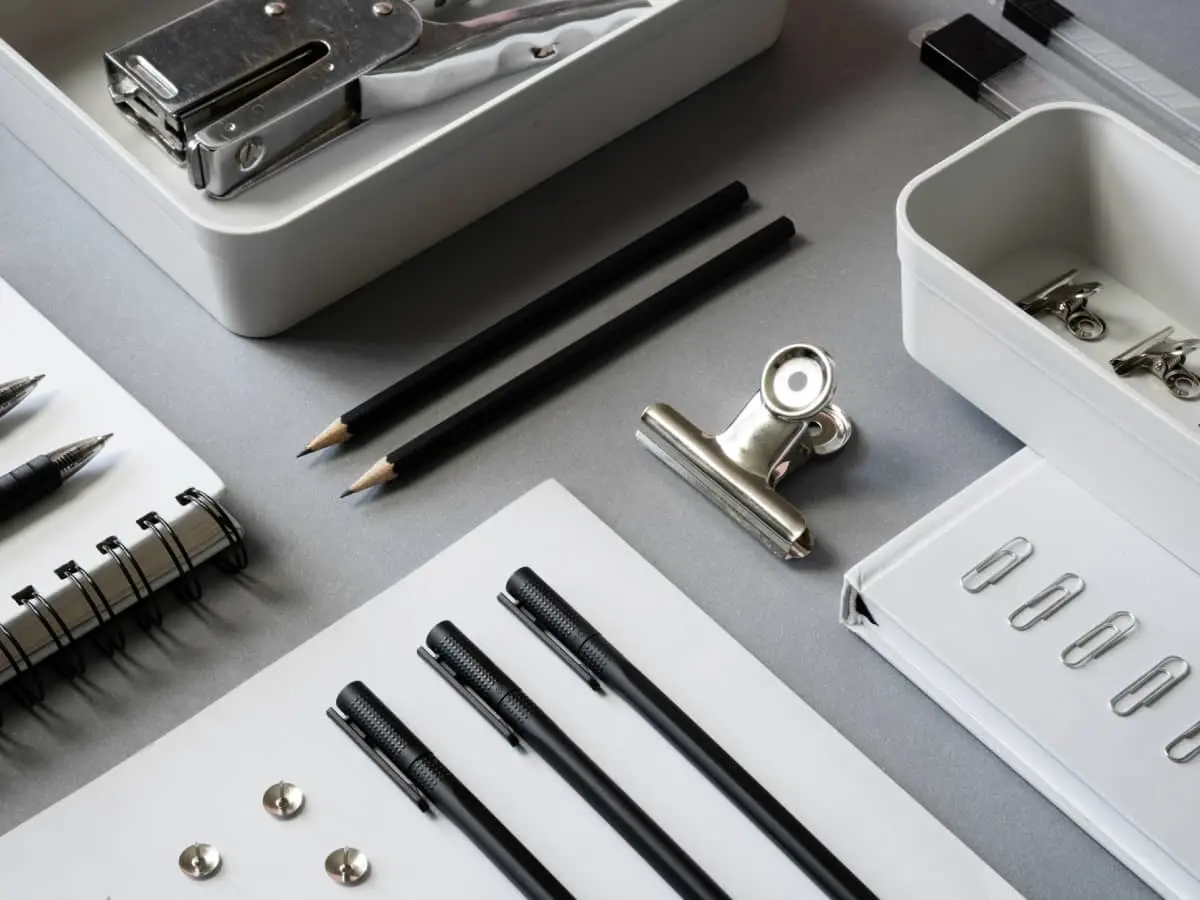 Mengenal Perlengkapan Alat Tulis Kantor dan Fungsinya