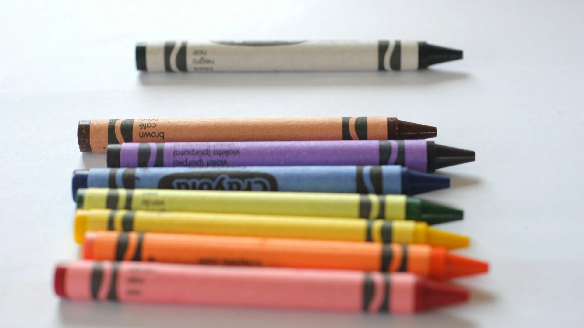 merek crayon